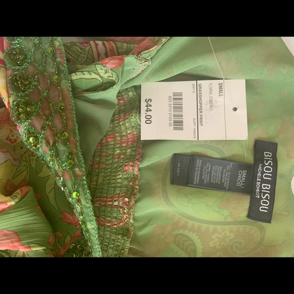 NWT Bisou Bisou green/yellow embellished size small top. - Picture 5 of 7